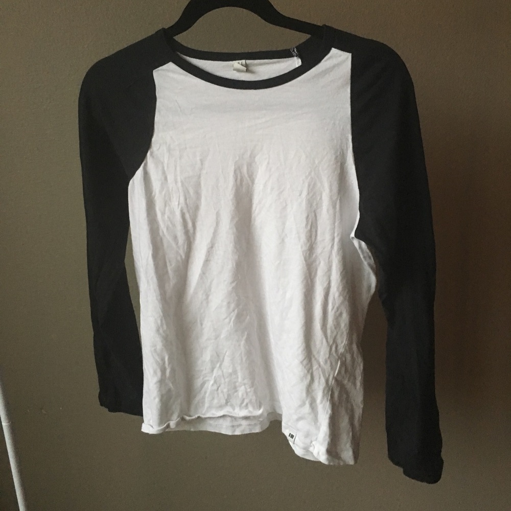 ⚫️BASEBALL TEE⚫️