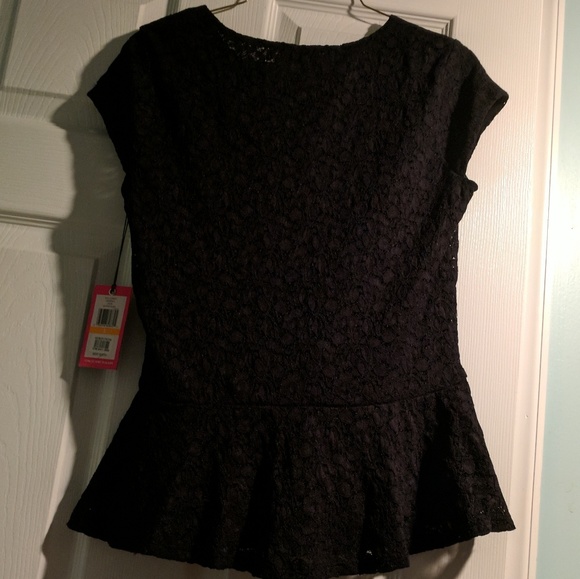 Vince Camuto top NWT - Picture 2 of 3