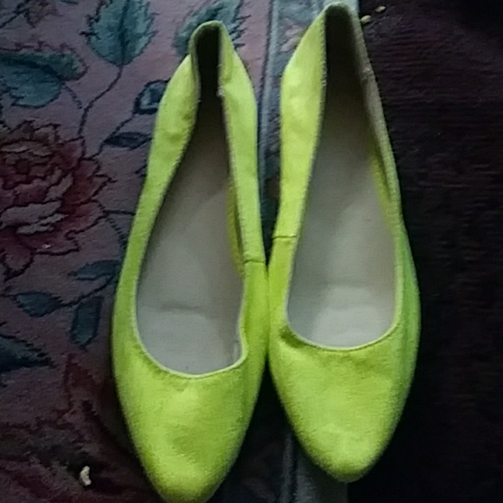 Flats - Picture 3 of 3