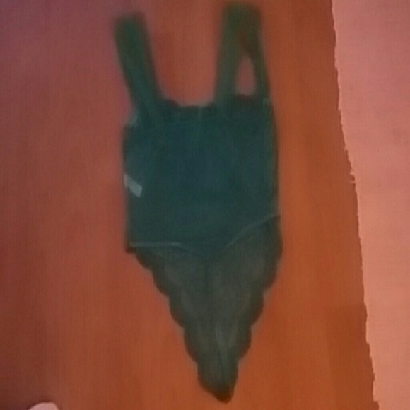 Night wear...turquoise,see through with under wire - Picture 3 of 4