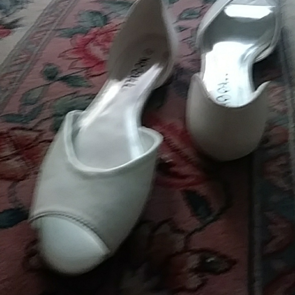 Flats - Picture 3 of 3