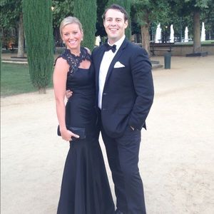 🖤 Long black mermaid style dress. Size 4