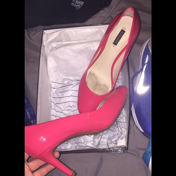 Pink heals - Picture 1 of 1