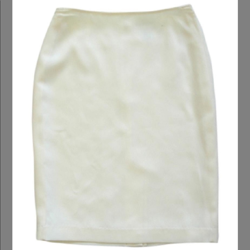 Bloomingdales white pencil skirt