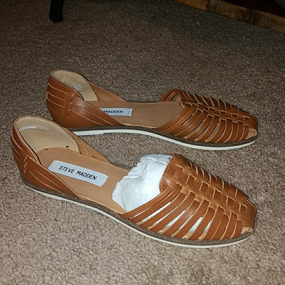 **Sold** Steve Madden Leather Slip On Sandals
