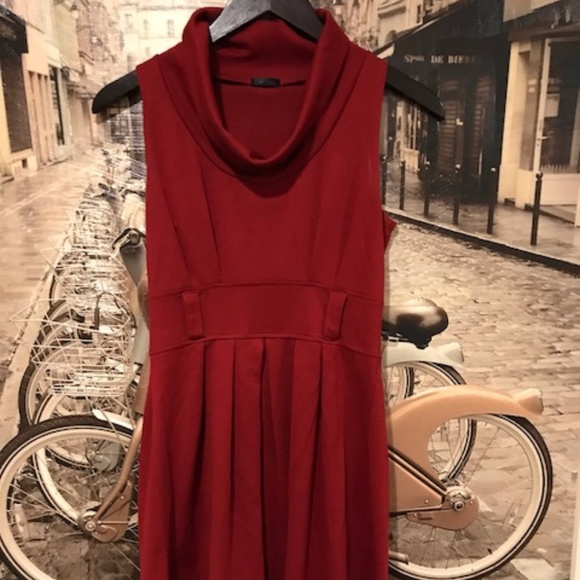 Gorgeous Red Cowl Neck Dress - Picture 1 of 2