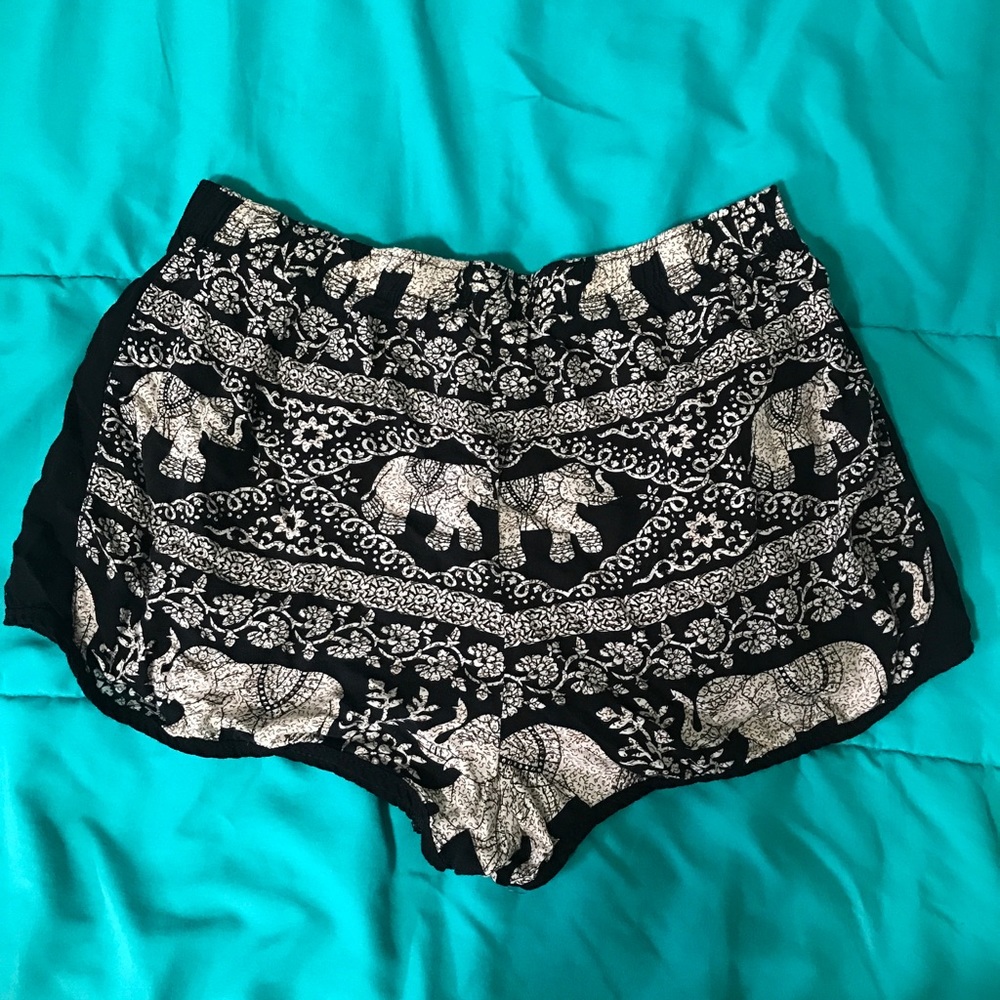 Printed Loose Fit Shorts 🐘