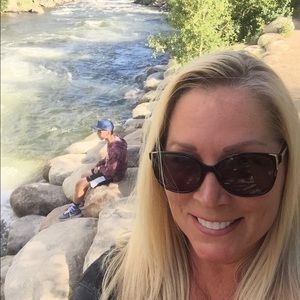 Meet your Posher, Monica