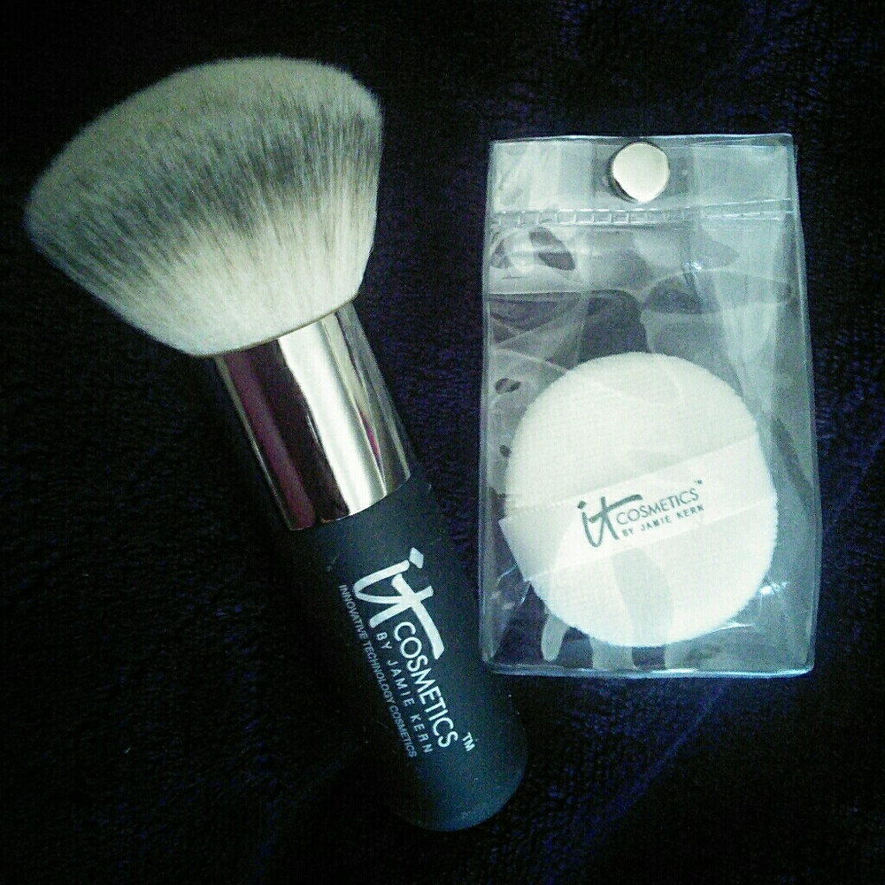 it Cosmetics Heavenly Luxe Powder Brush