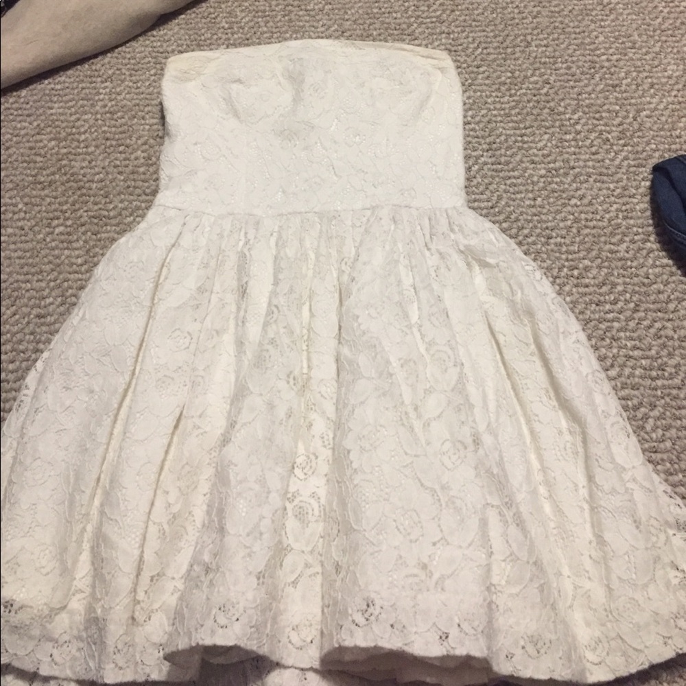 white lace dress