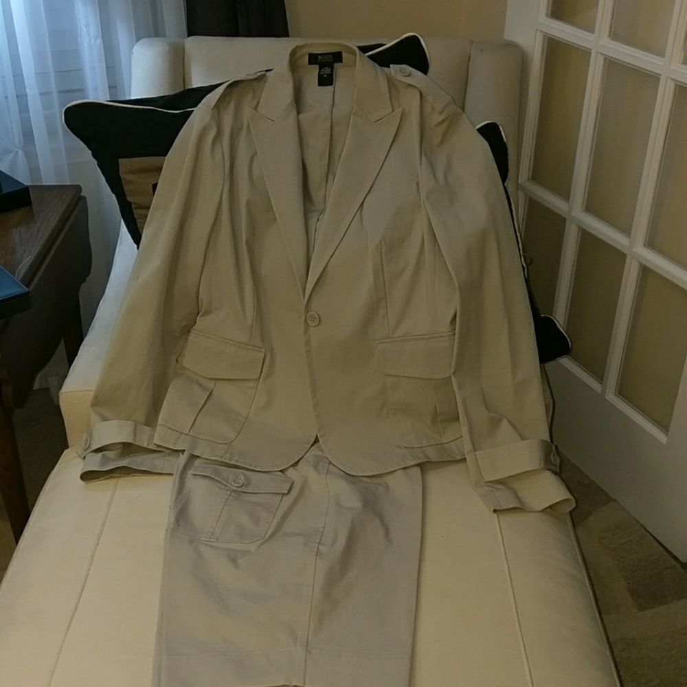 Body Glove By Victoria Shorts and Jacket Set.