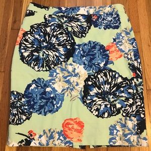 Jcrew pencil skirt size 6. Excellent condition