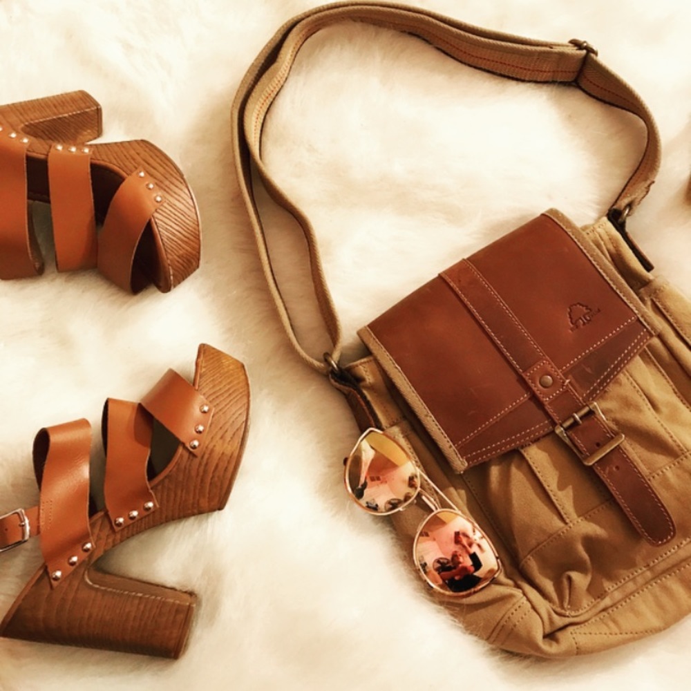 The Same Direction 'Turtle Ridge Crossbody Bag'