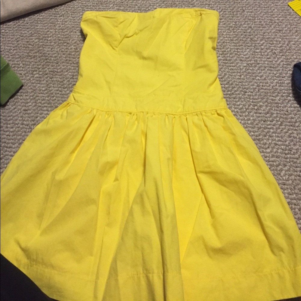 yellow strapless dress