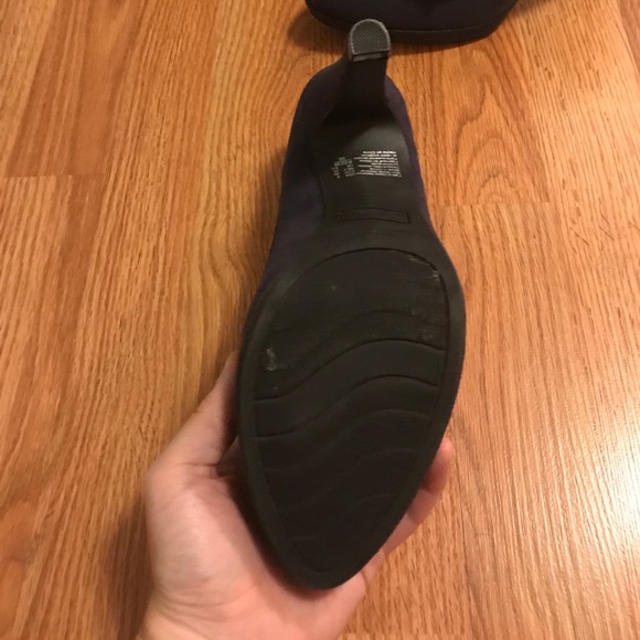 Navy heels - Picture 2 of 5