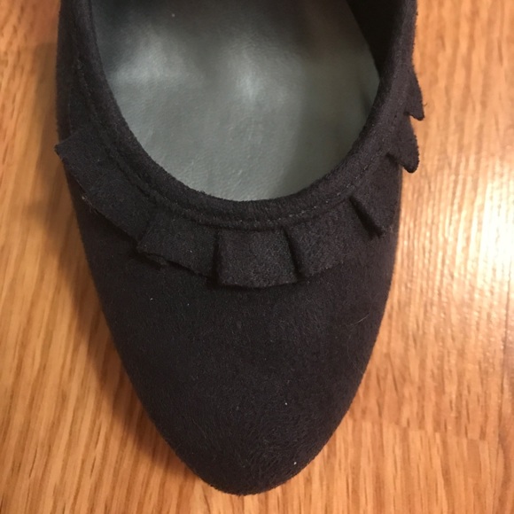 Navy heels - Picture 5 of 5