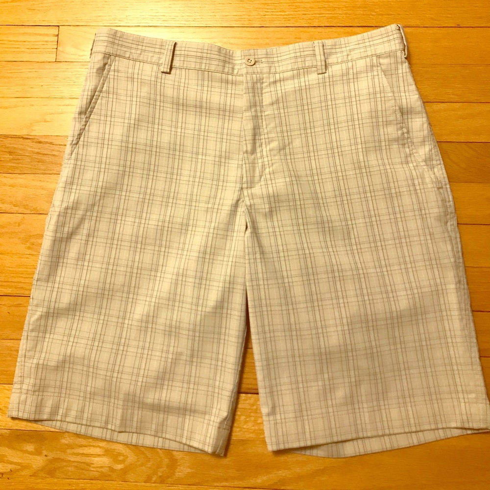 Men's Nike Golf Shorts - Size 36
