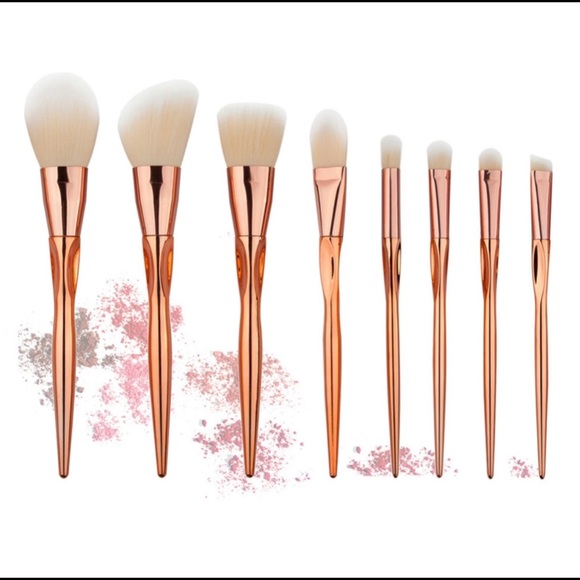 Rose Gold Make-up Brushes - Picture 6 of 8
