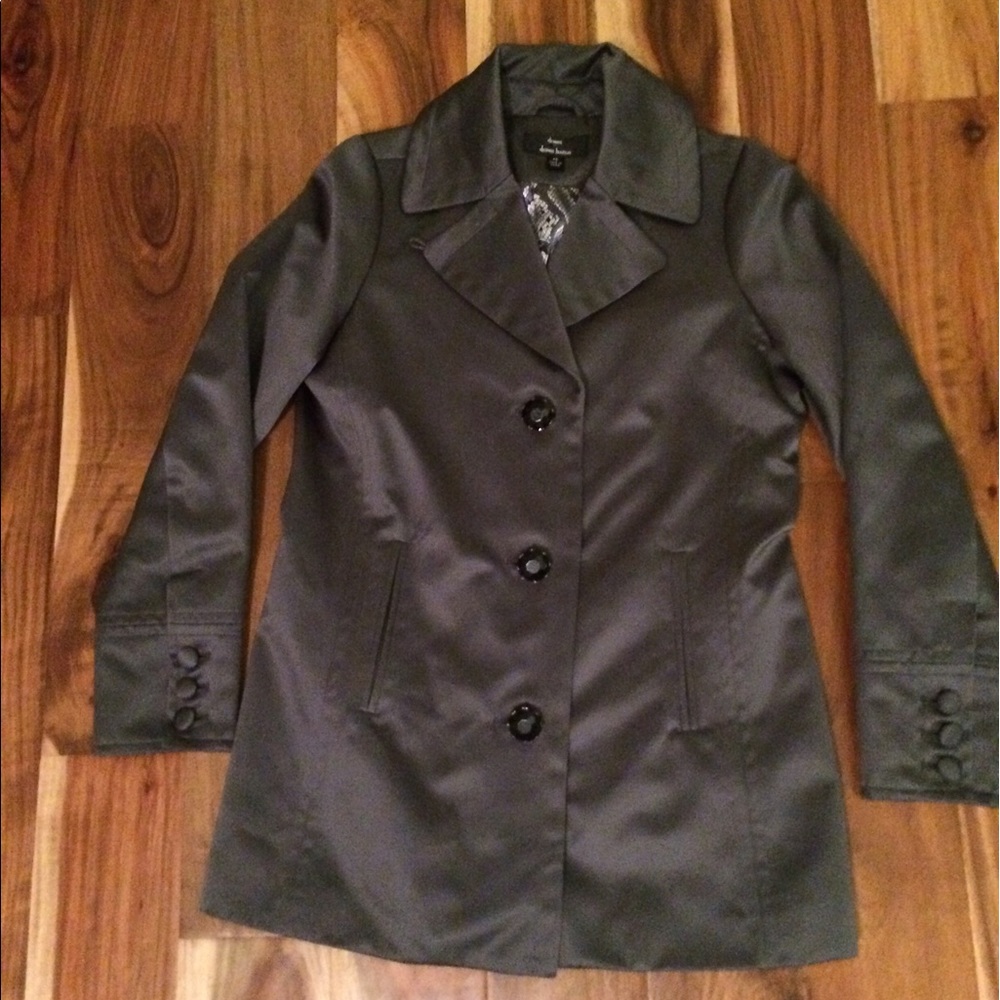 Beautiful never worn lightweight coat