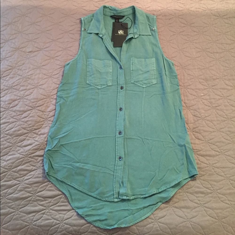 Rock and Republic XS button up sleeveless blouse