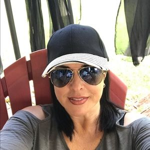 Meet your Posher, Jacqueline