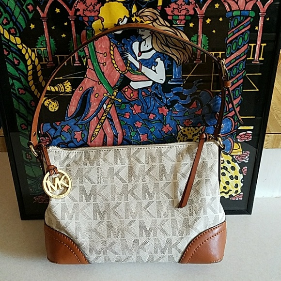 Michael Kors Handbags - Authentic Michael kors vanilla bag.