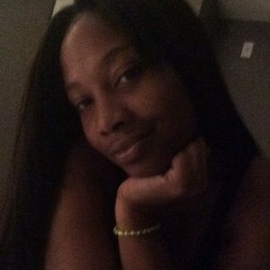 Meet your Posher, Dominique