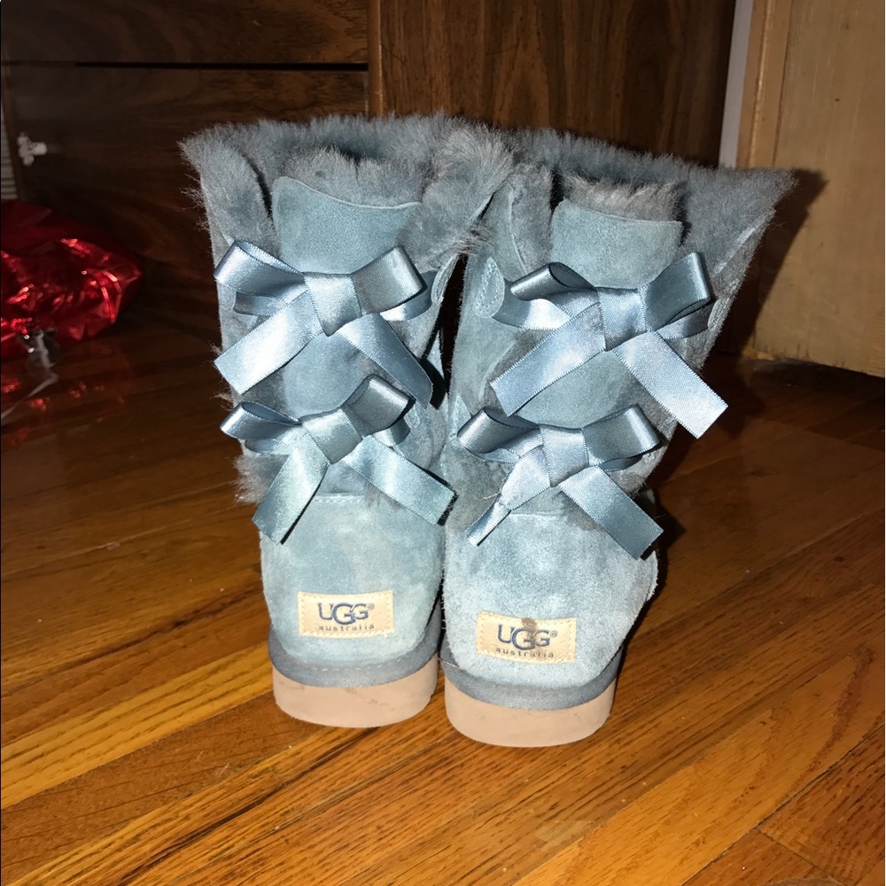 Bailey bow UGGs boots in blue size 9