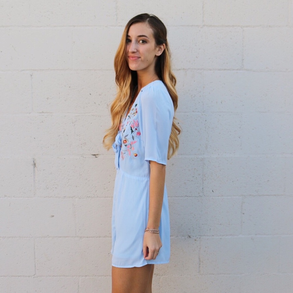 floral embroidered romper - Picture 3 of 5