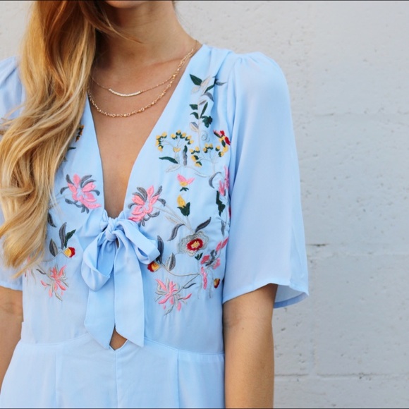 floral embroidered romper - Picture 2 of 5