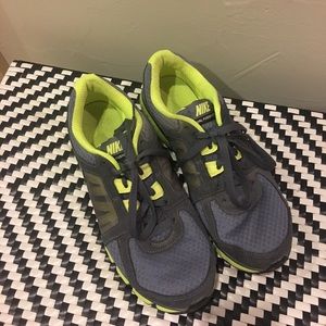 Nike dual fusion tennis shoes. Barely worn.