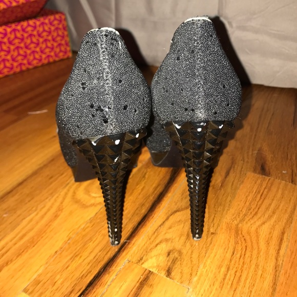 Black Rachel Roy pumps - Picture 2 of 4