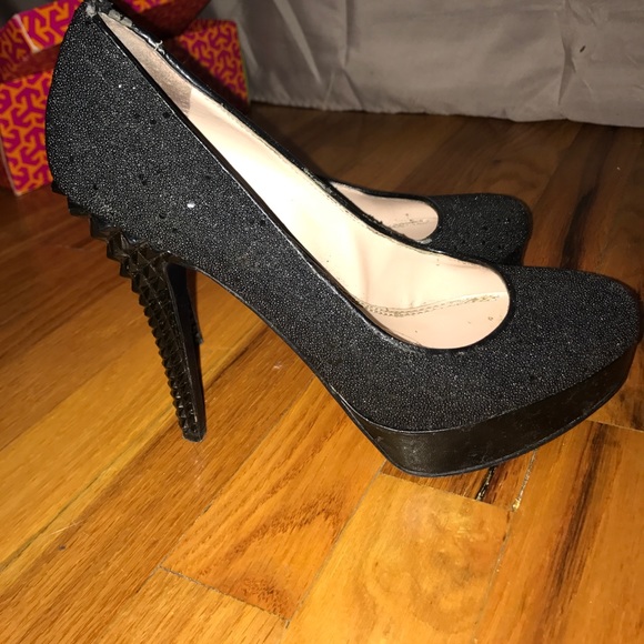 Black Rachel Roy pumps - Picture 3 of 4