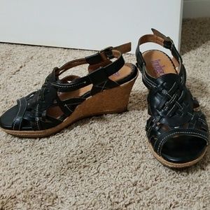Clark's Indigo wedge black sandals 9.5M