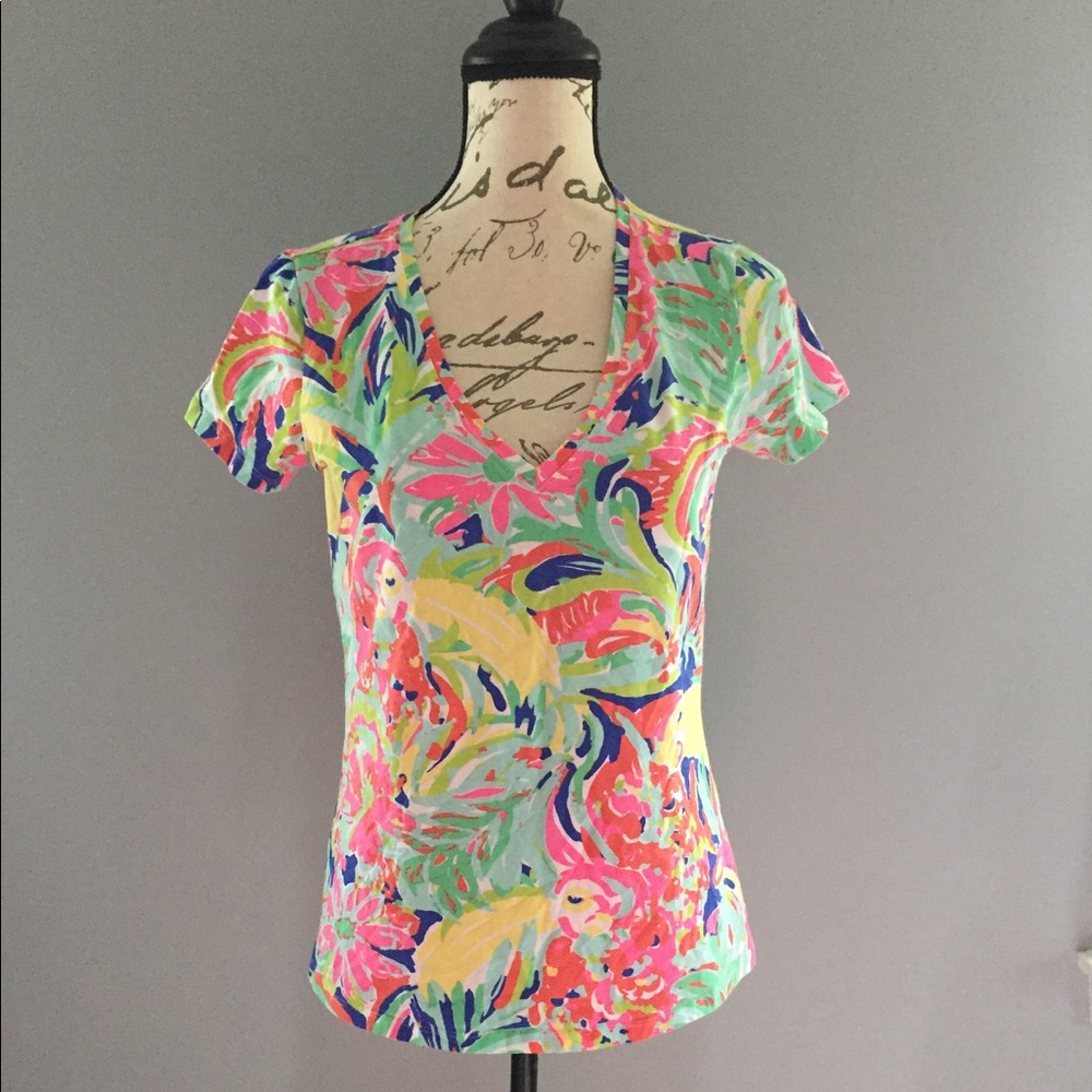SOLD 🌺 Lilly Pulitzer Casa Banana Michele T shirt - Picture 1 of 8