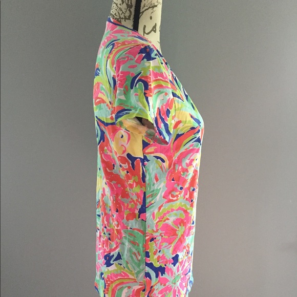 SOLD 🌺 Lilly Pulitzer Casa Banana Michele T shirt - Picture 4 of 8