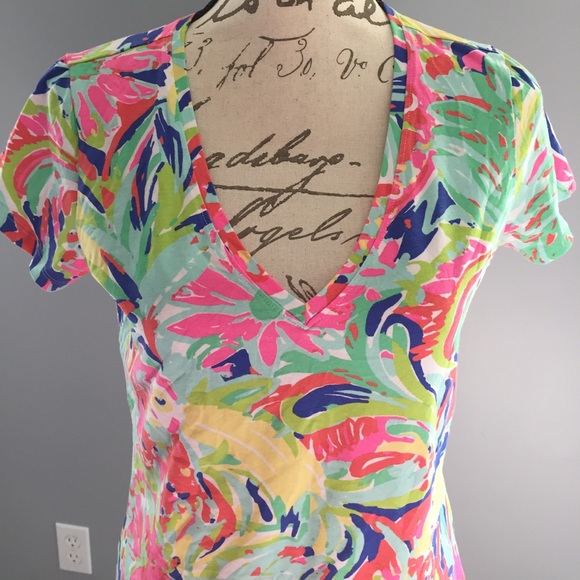 SOLD 🌺 Lilly Pulitzer Casa Banana Michele T shirt - Picture 5 of 8