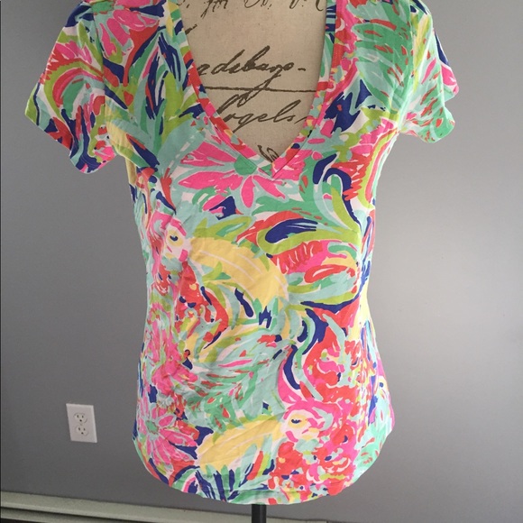 SOLD 🌺 Lilly Pulitzer Casa Banana Michele T shirt - Picture 6 of 8