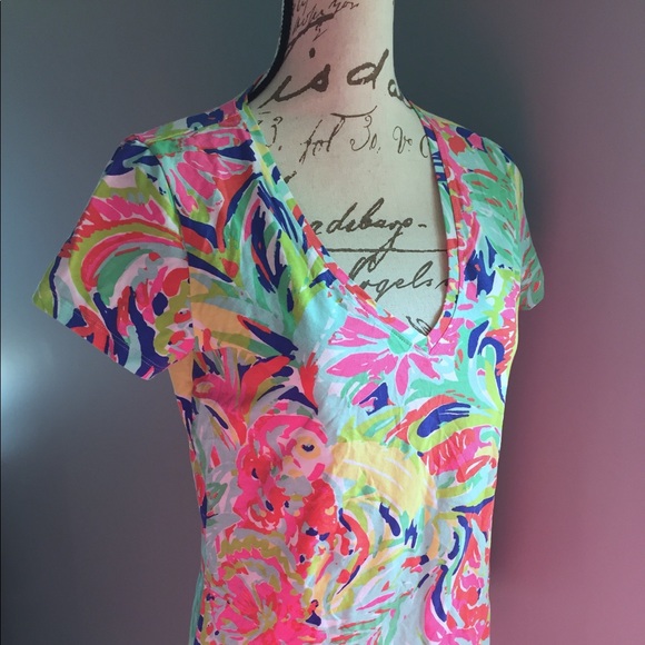 SOLD 🌺 Lilly Pulitzer Casa Banana Michele T shirt - Picture 7 of 8