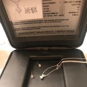 .25 ctw diamond necklace and stud earring set