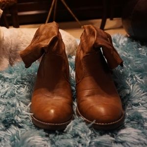 Brown cowgirl booties