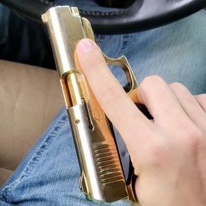 Meet your Posher, Kelton