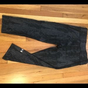 Under Armour compression running crops sz small