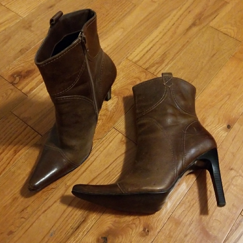 Beautiful chocolate leather boots!