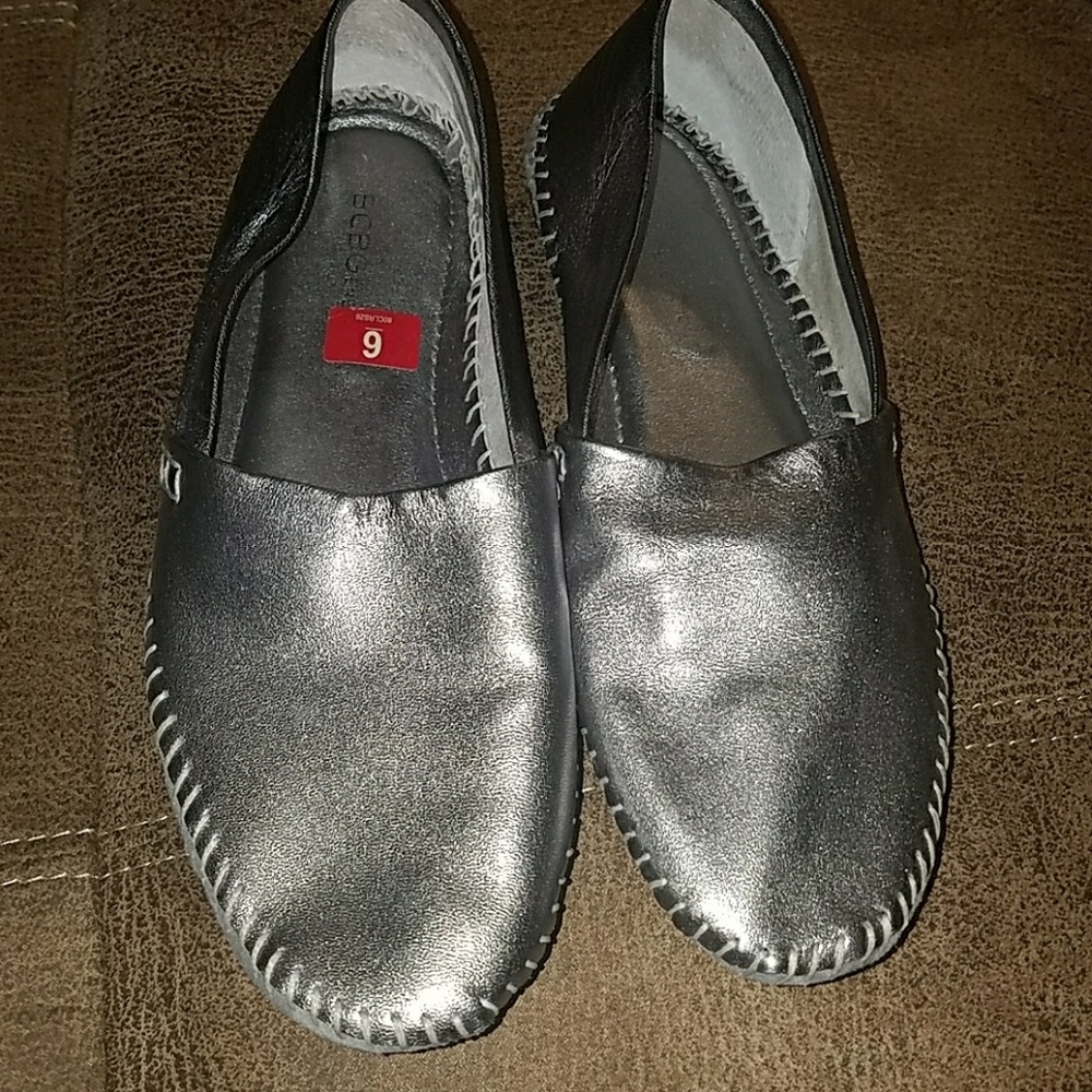 Bcb gen silver flat shoes