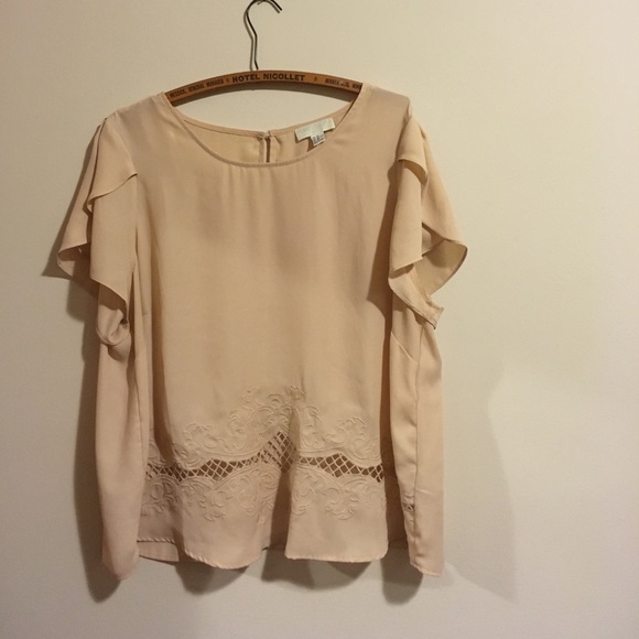Forever 21 Tops - Beige, blush, cream feminine blouse 3x Forever 21