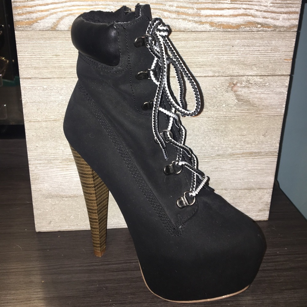 Lola shoetique stiletto ankle boot