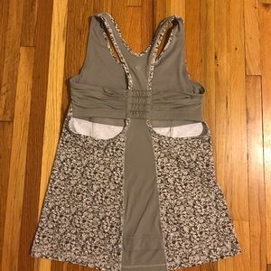 Lululemon grey floral tank size 6. Like new!