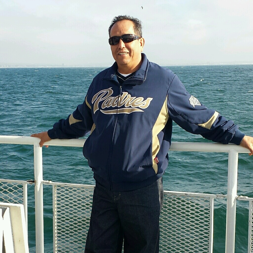 Meet your Posher, Carlos