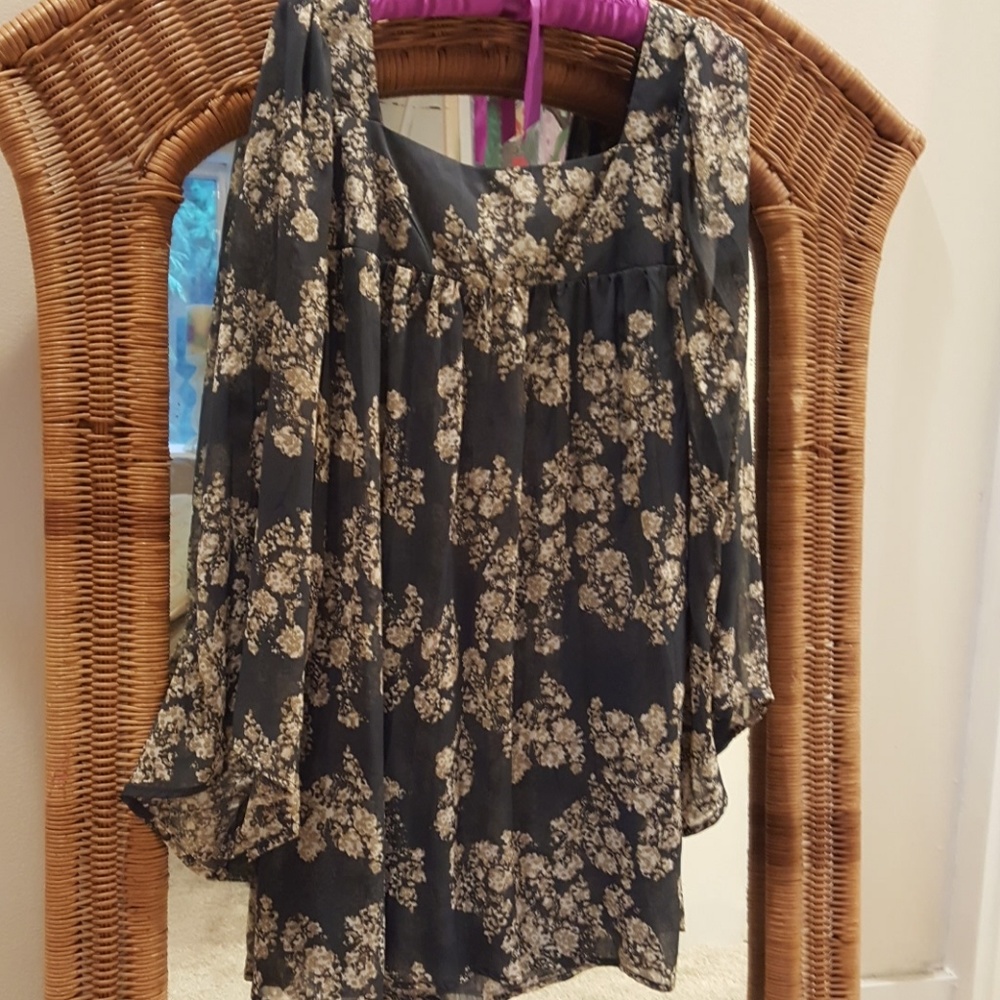 Gorgeous sheer tunic.
